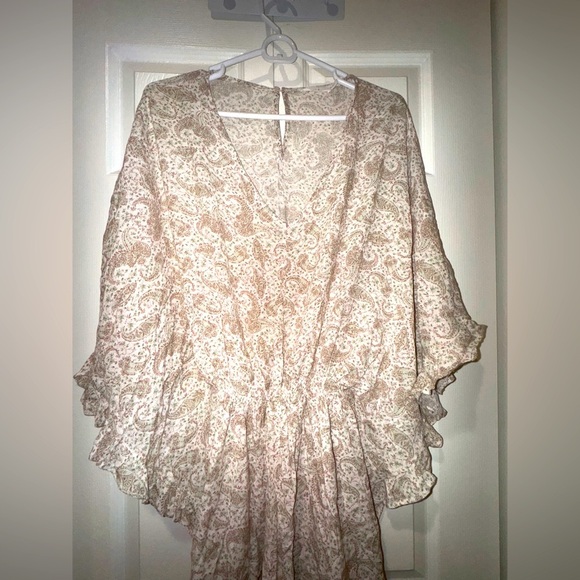 Lush Soft Patterned sage cream brown romper. Size Medium. VGUC. - Picture 3 of 14